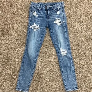 American Eagle Super Stretch Ripped Jegging Size 6